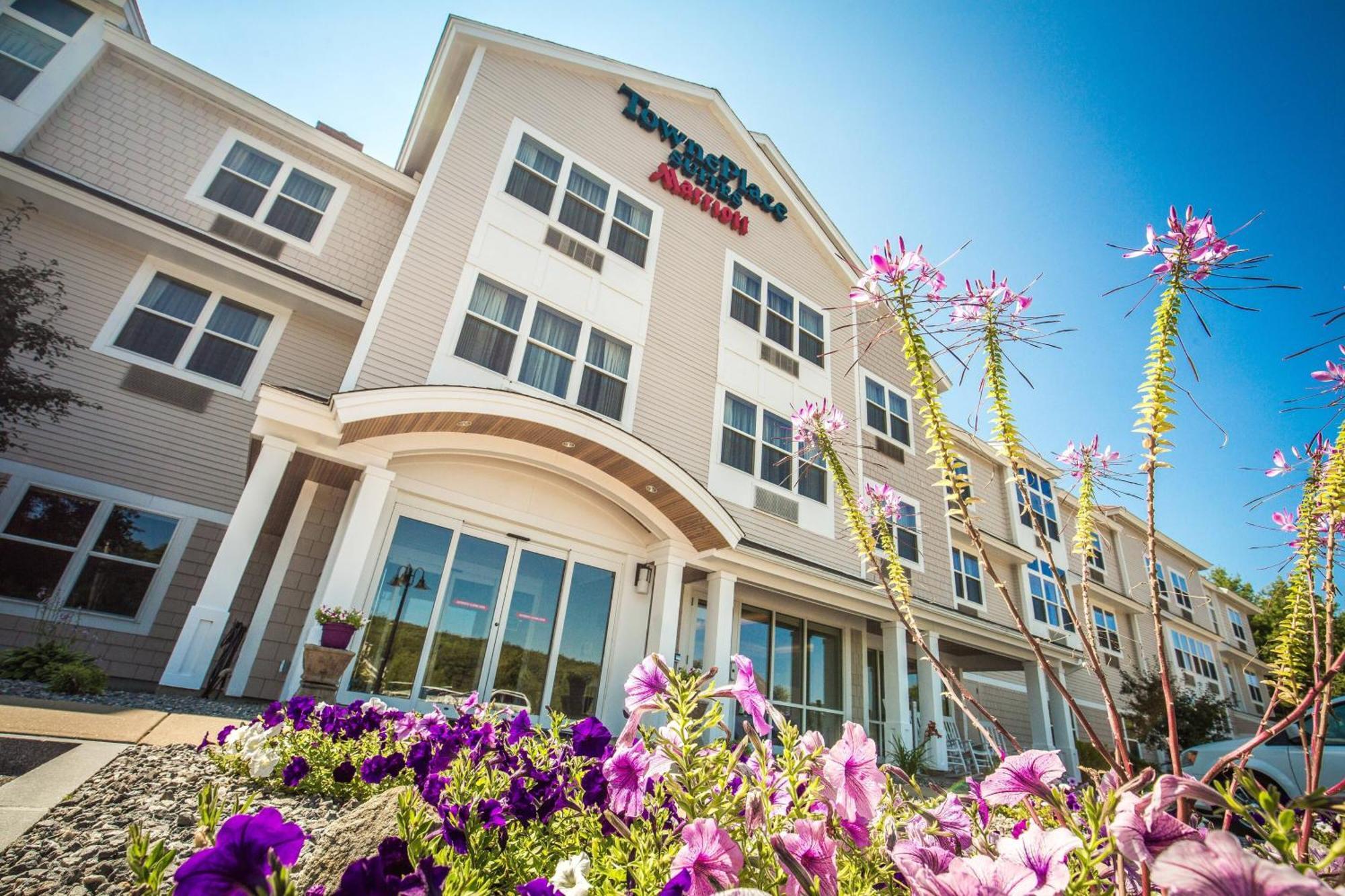 Towneplace Suites By Marriott Gilford Zewnętrze zdjęcie