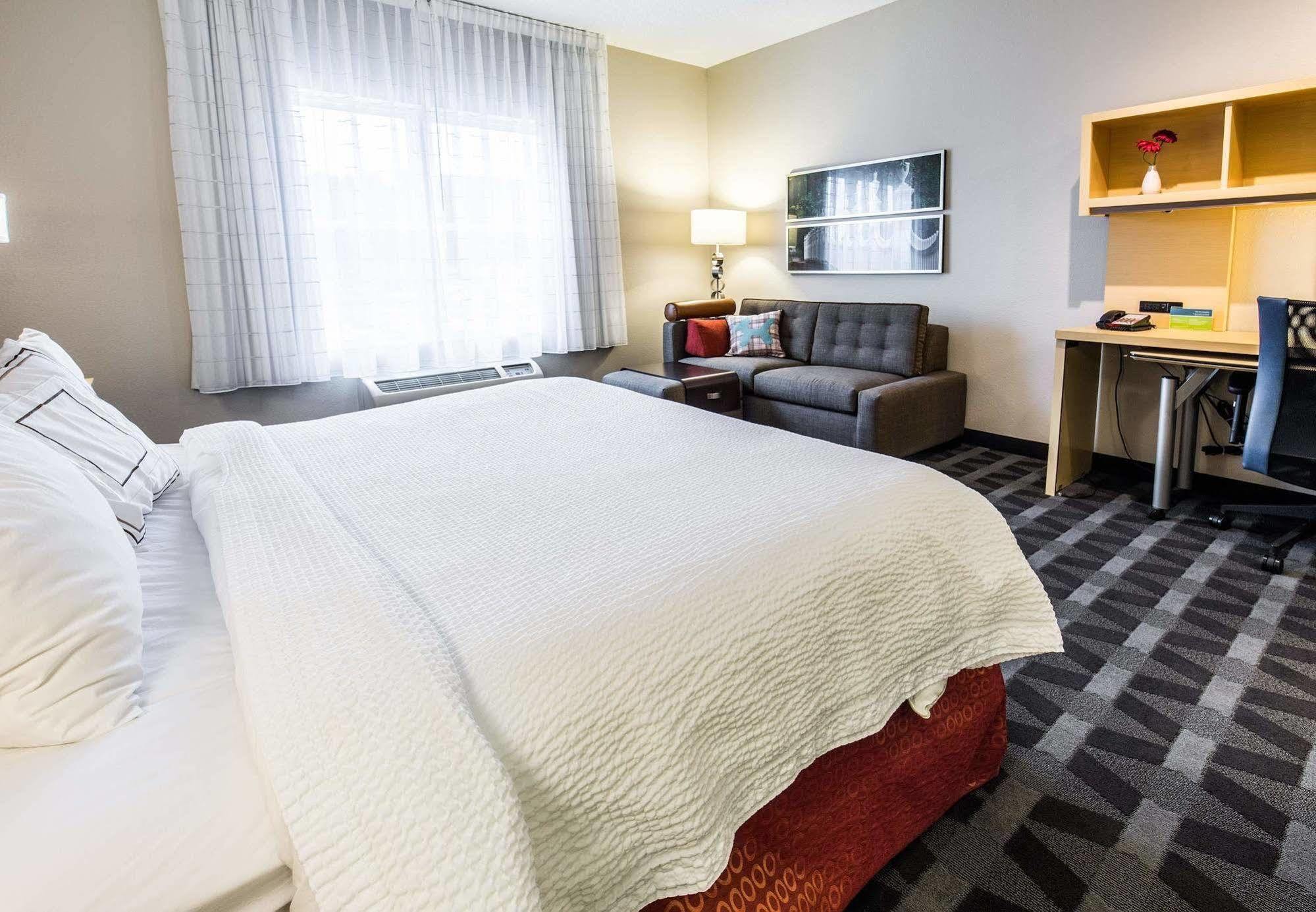 Towneplace Suites By Marriott Gilford Zewnętrze zdjęcie