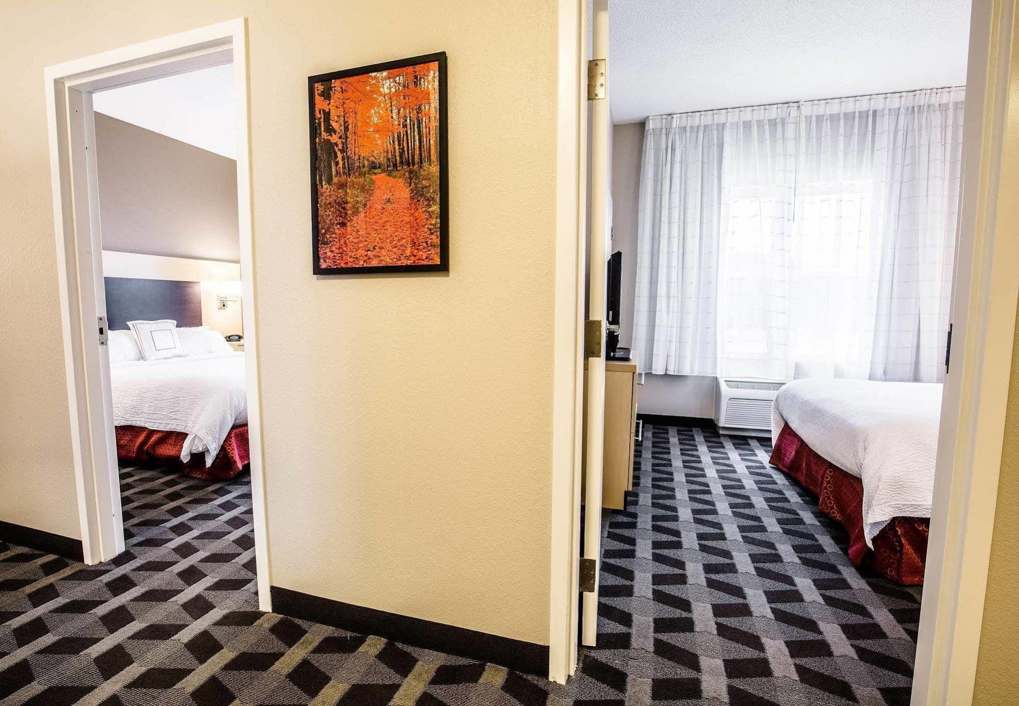 Towneplace Suites By Marriott Gilford Zewnętrze zdjęcie