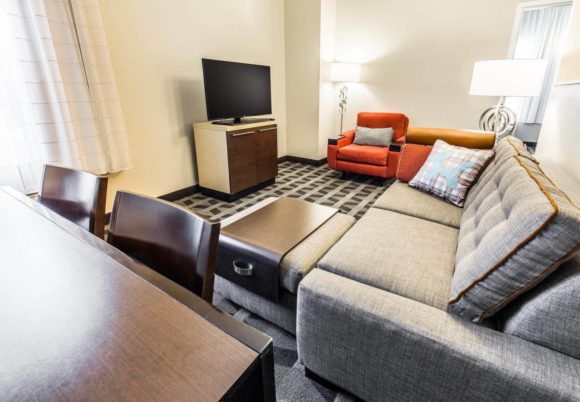 Towneplace Suites By Marriott Gilford Zewnętrze zdjęcie