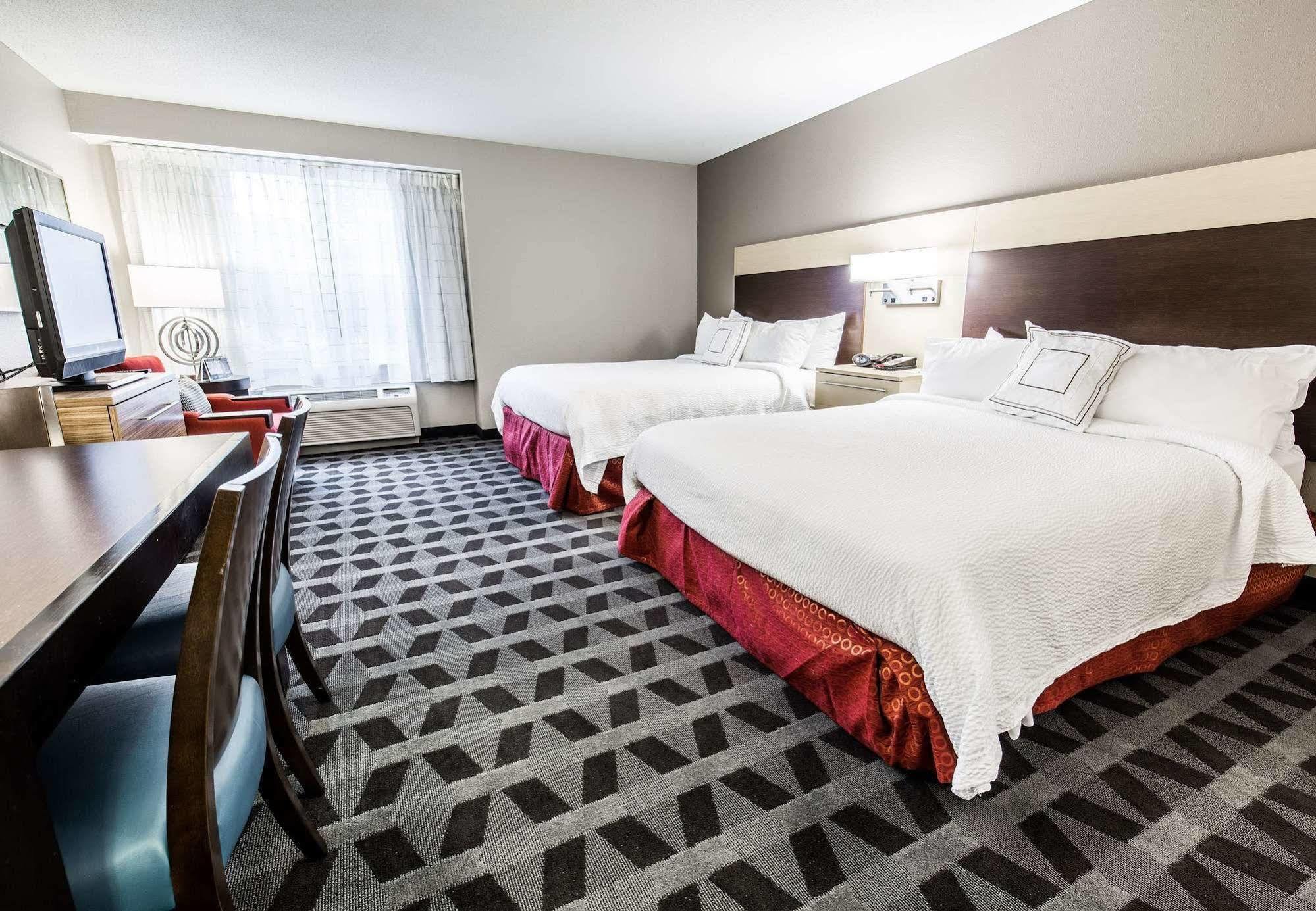 Towneplace Suites By Marriott Gilford Zewnętrze zdjęcie